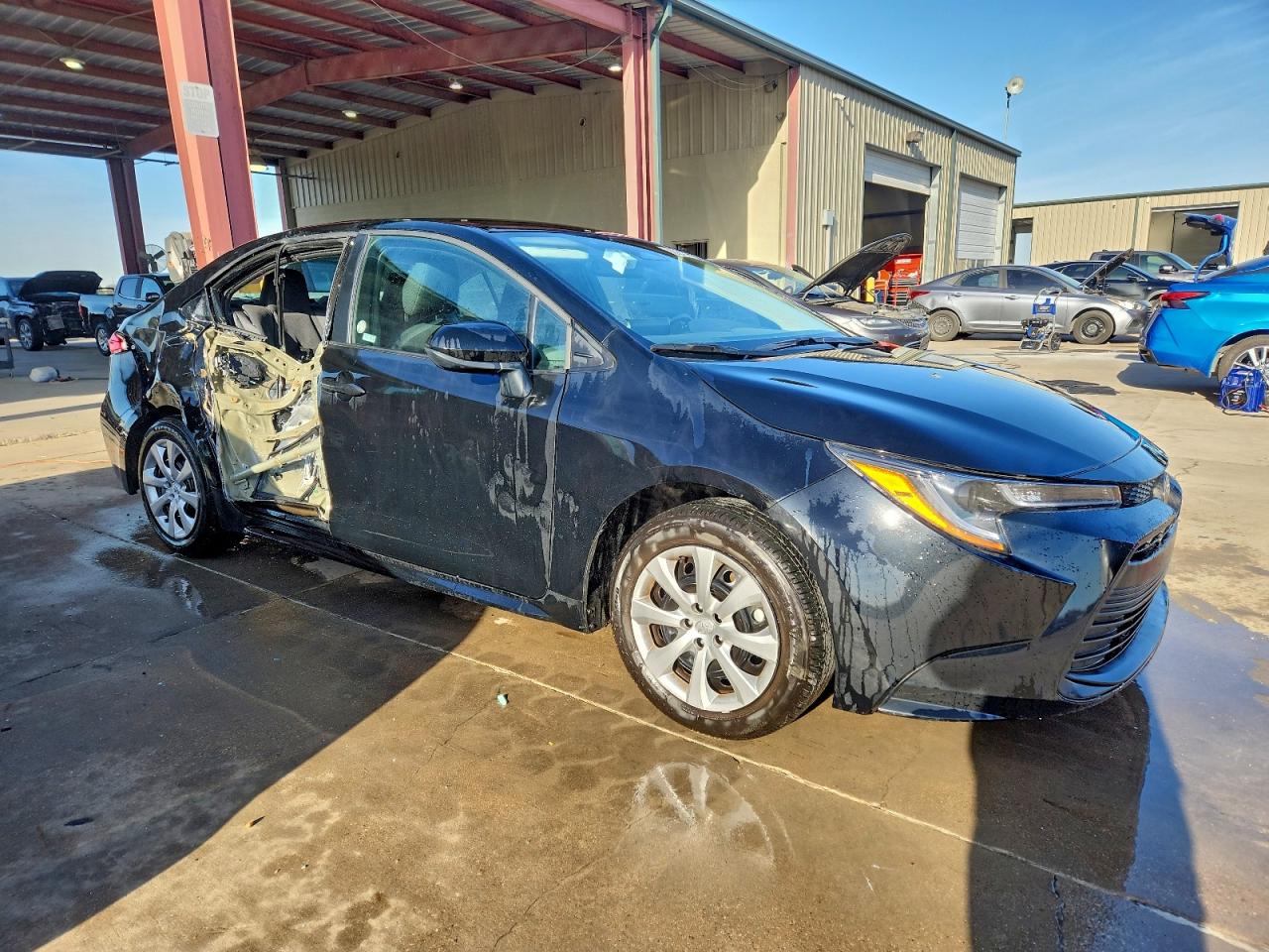 2025 TOYOTA COROLLA LE photo 4