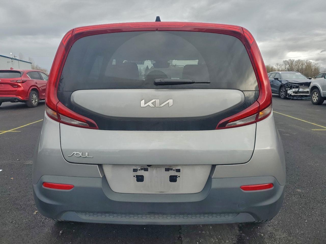 2022 KIA SOUL LX photo 6