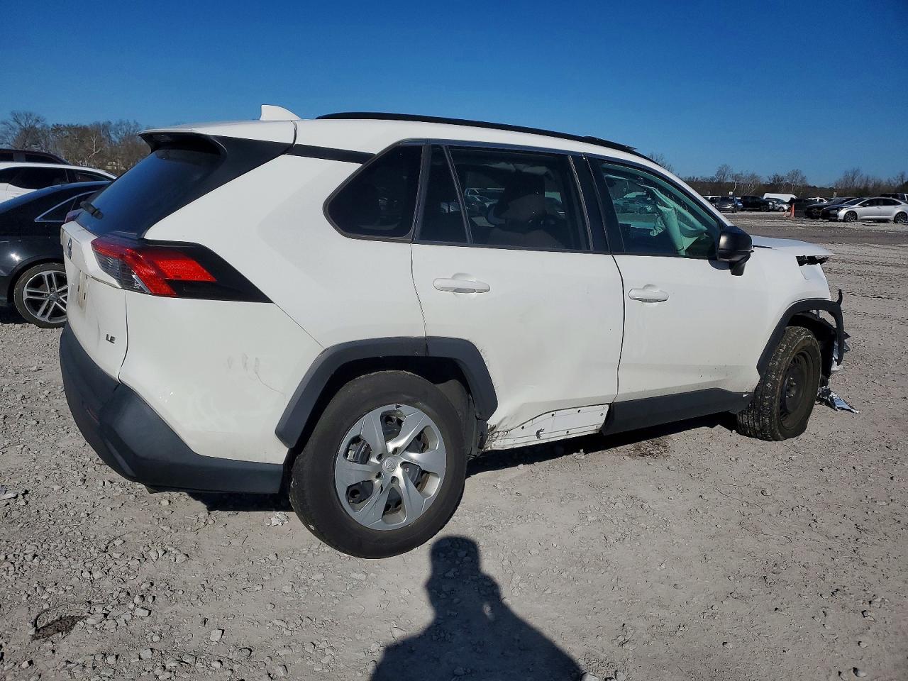 2019 TOYOTA RAV4 LE photo 3