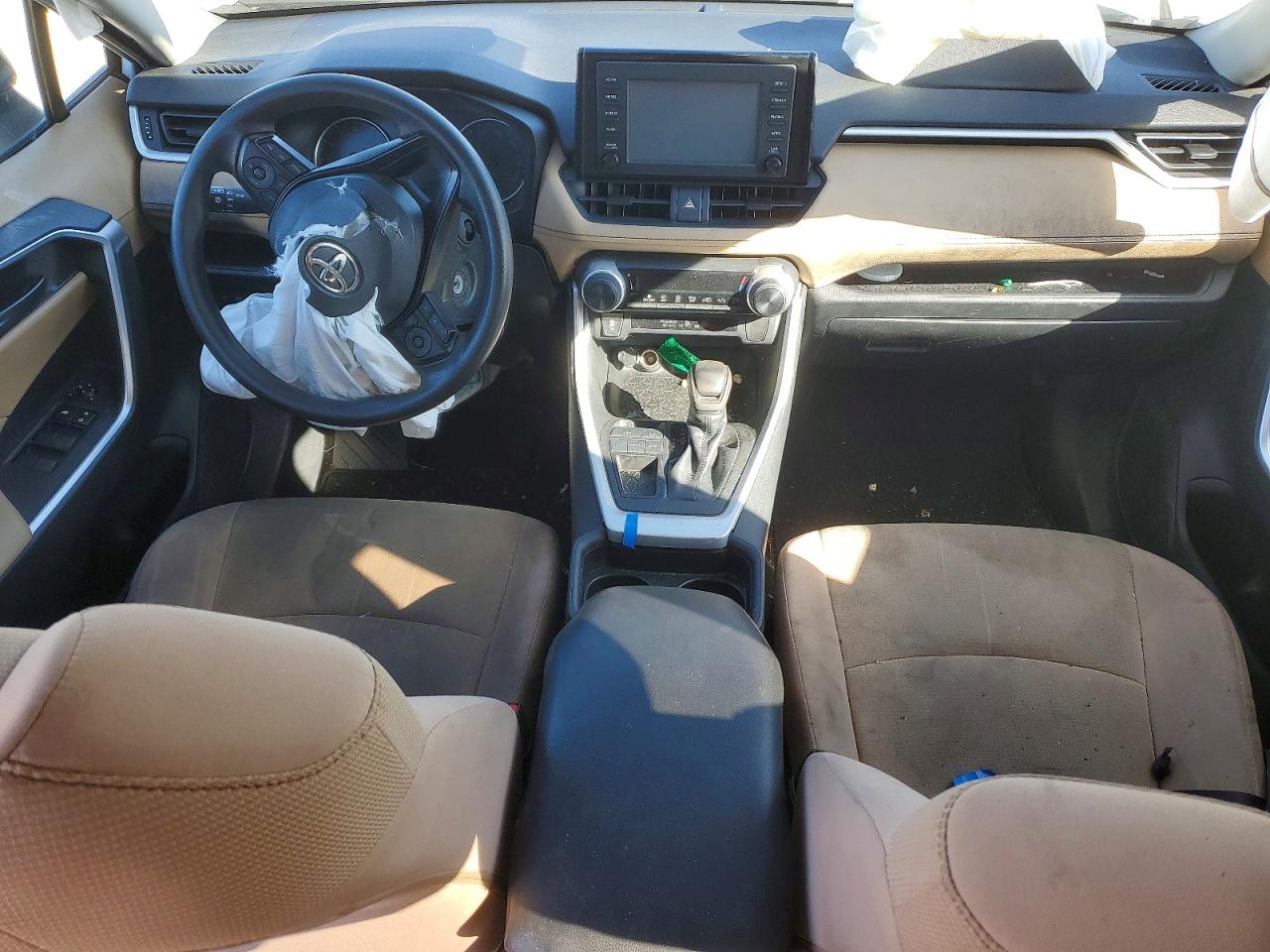 2019 TOYOTA RAV4 LE photo 8