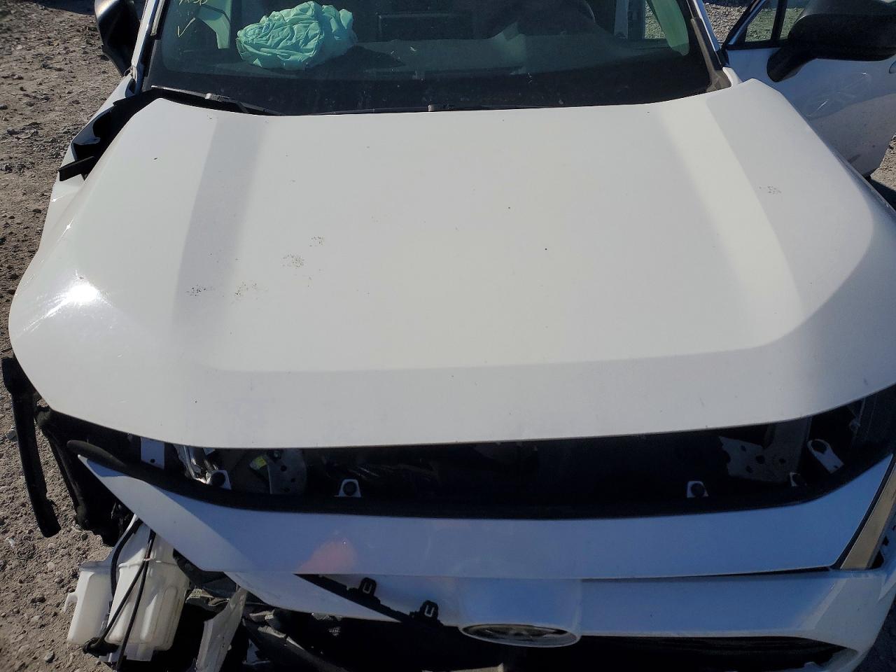 2019 TOYOTA RAV4 LE photo 12
