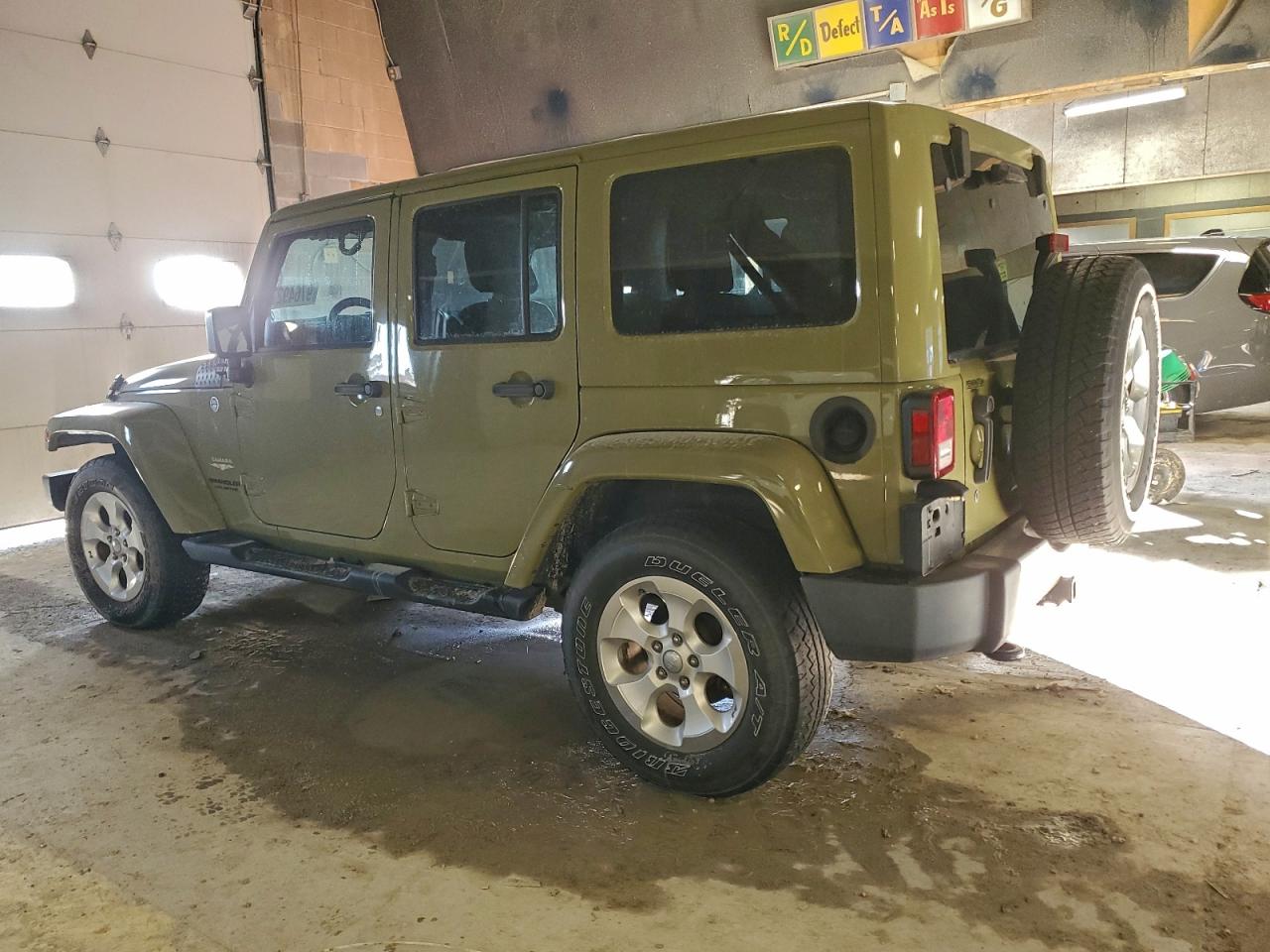 2013 JEEP WRANGLER UNLIMITED SAHARA photo 2