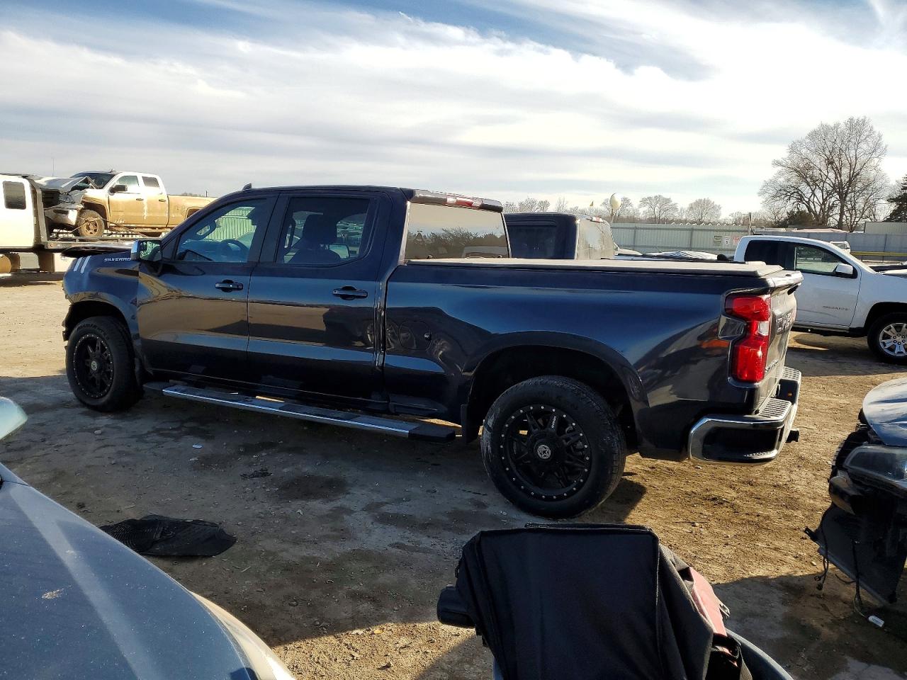 2024 CHEVROLET SILVERADO C1500 LT photo 4