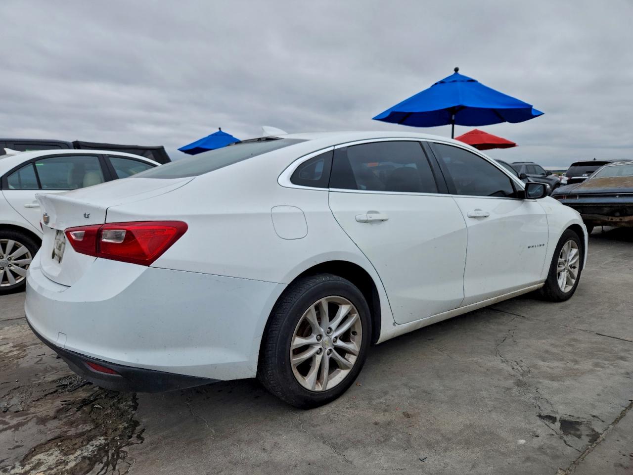 2017 CHEVROLET MALIBU LT photo 3