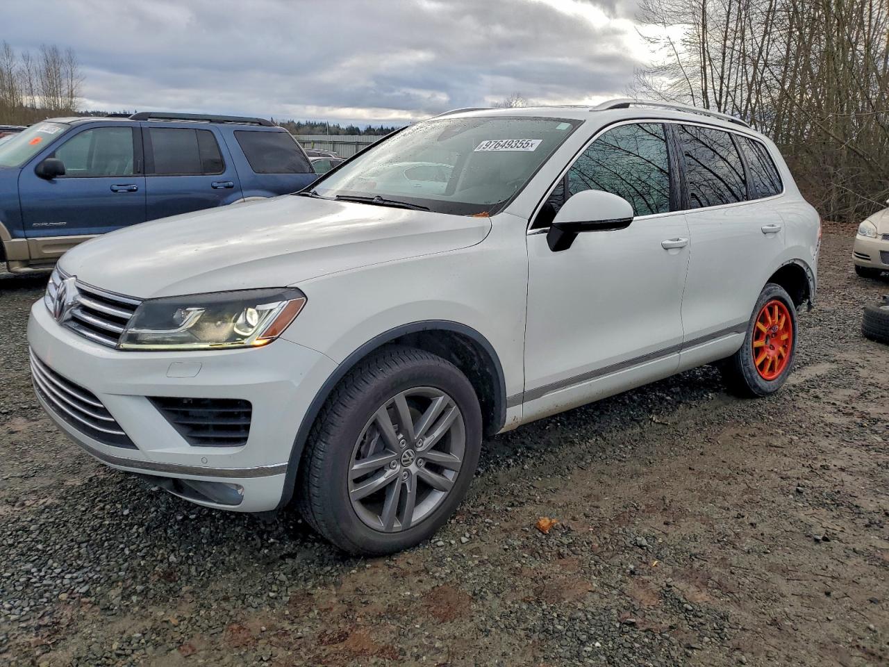 2016 VOLKSWAGEN TOUAREG