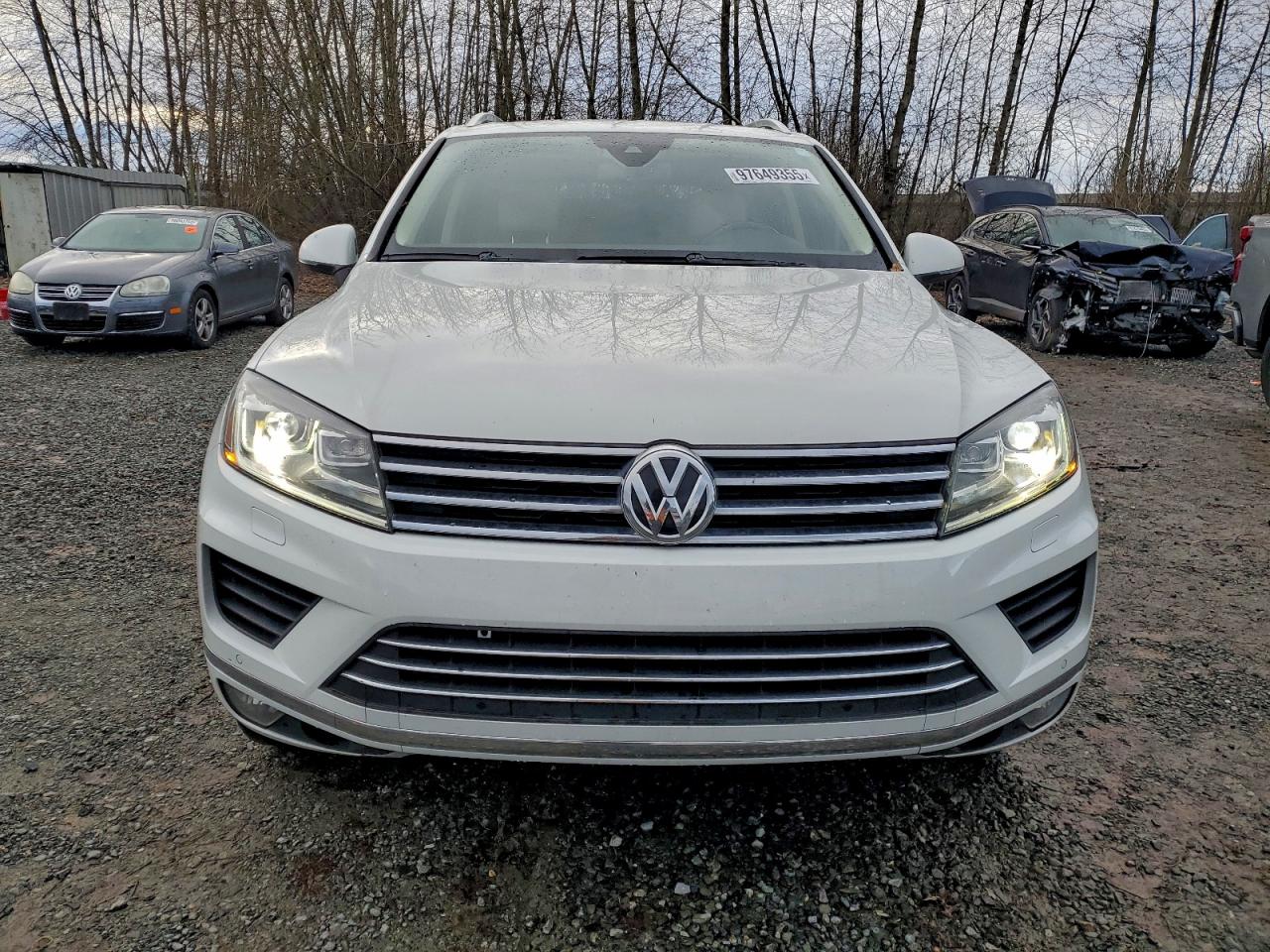 2016 VOLKSWAGEN TOUAREG SPORT photo 5