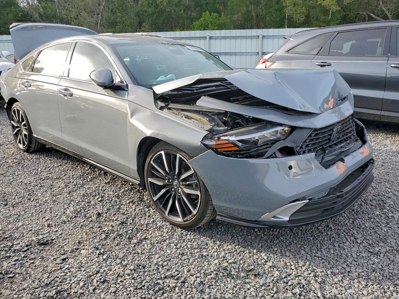 2025 HONDA ACCORD TOURING HYBRID photo 4