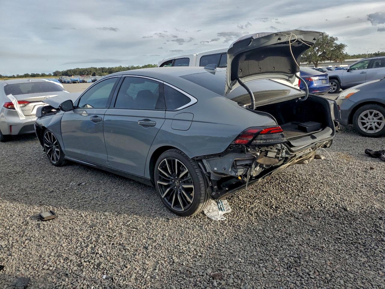 2025 HONDA ACCORD TOURING HYBRID photo 2
