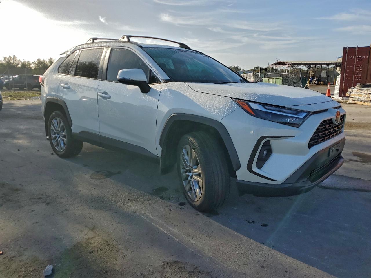 2022 TOYOTA RAV4 XLE PREMIUM photo 4