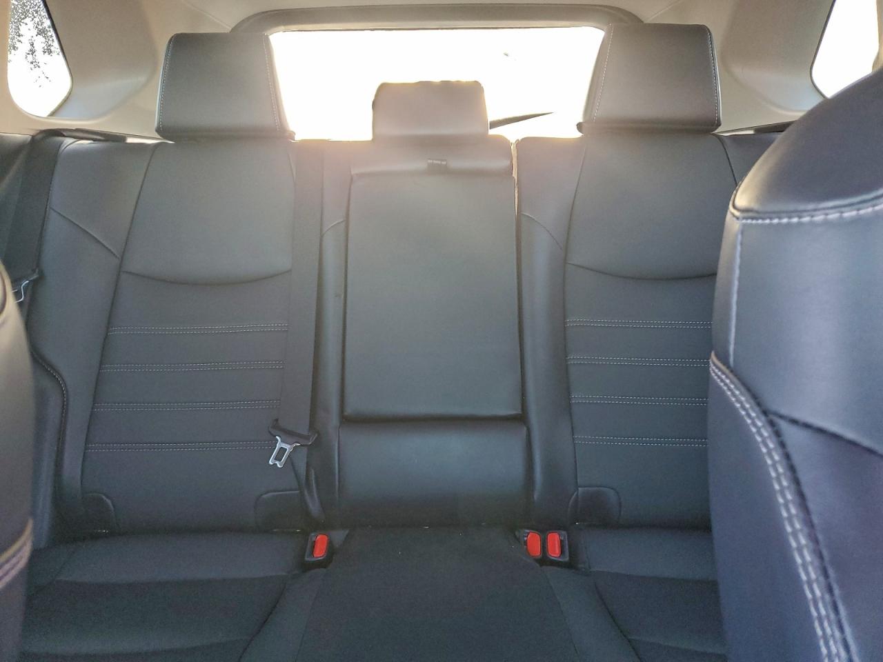 2022 TOYOTA RAV4 XLE PREMIUM photo 10