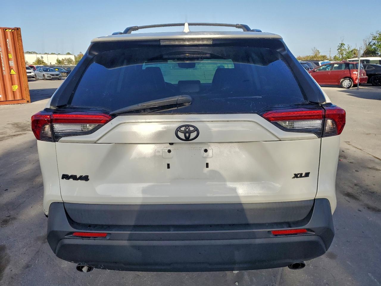 2022 TOYOTA RAV4 XLE PREMIUM photo 6