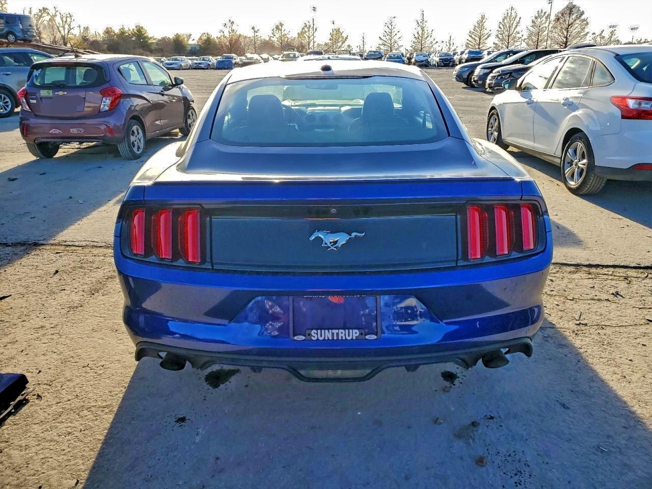 2016 FORD MUSTANG photo 11