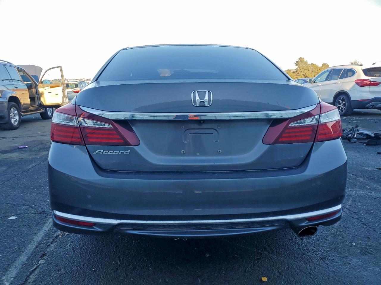 2017 HONDA ACCORD LX photo 6