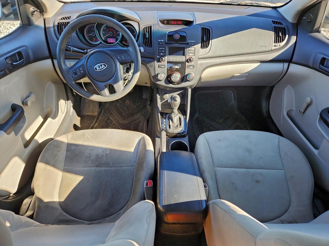 2012 KIA FORTE LX photo 8