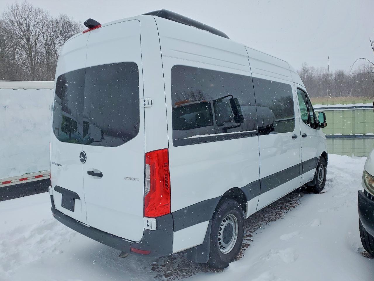 2025 MERCEDES-BENZ SPRINTER 2500 photo 3