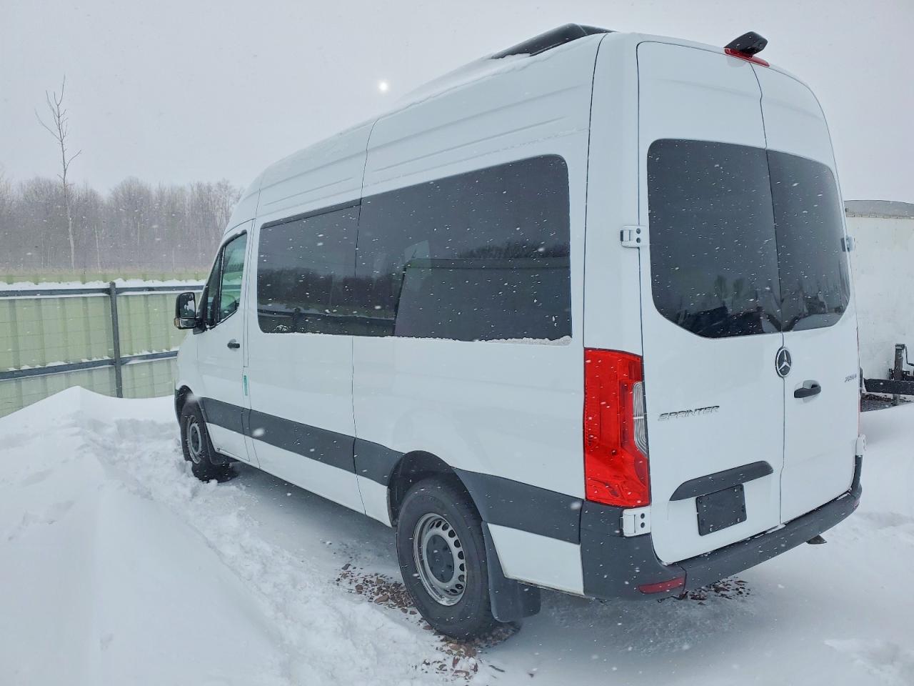 2025 MERCEDES-BENZ SPRINTER 2500 photo 2