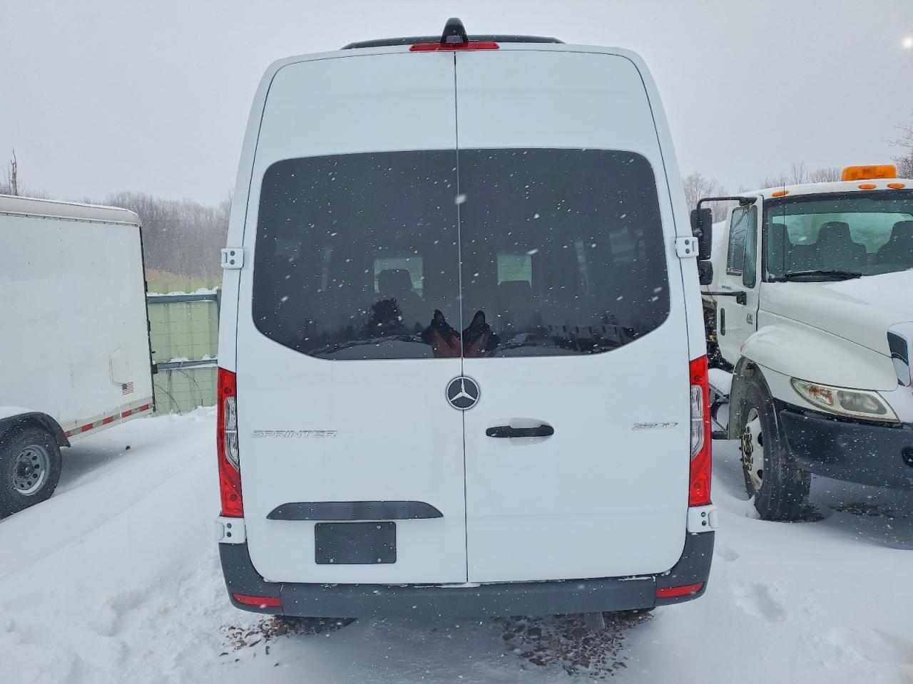 2025 MERCEDES-BENZ SPRINTER 2500 photo 6