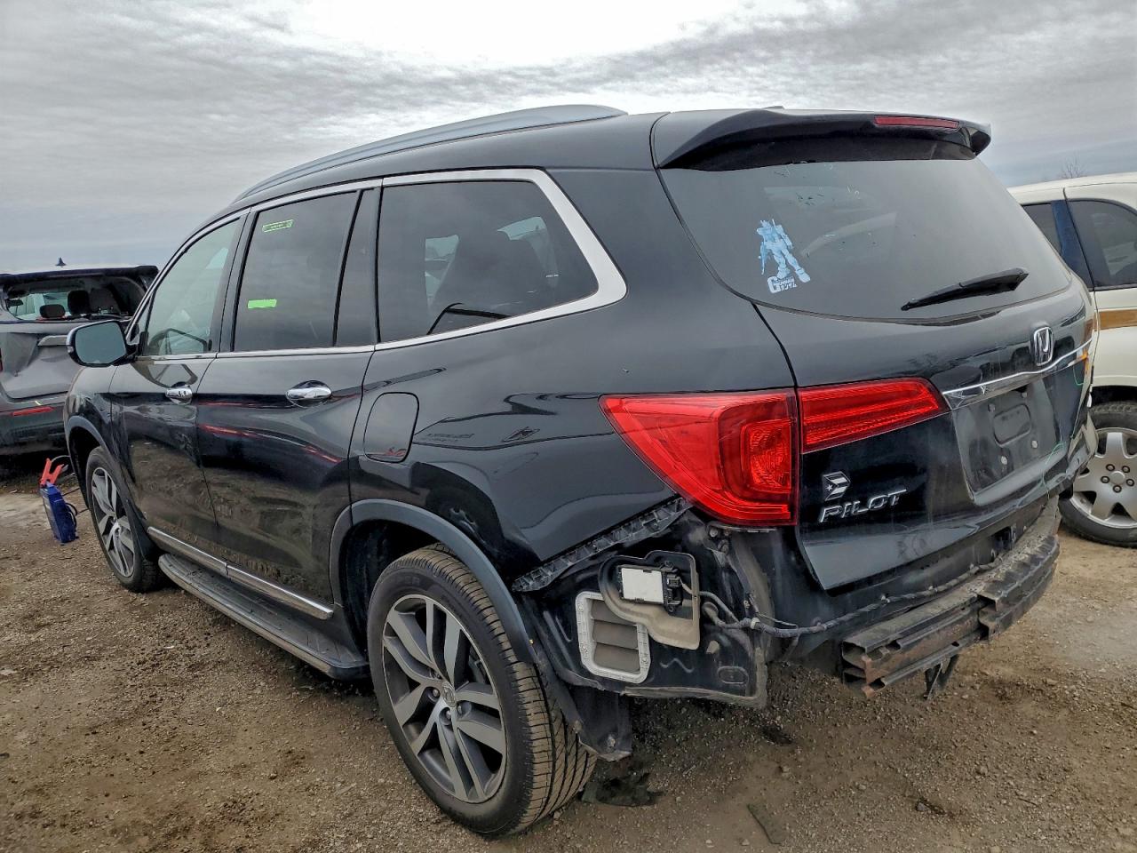 2016 HONDA PILOT ELITE photo 2