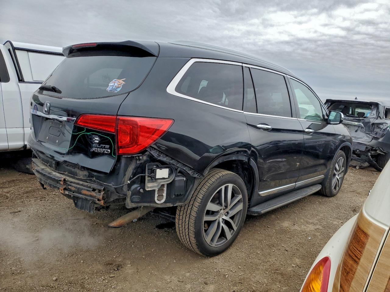 2016 HONDA PILOT ELITE photo 3