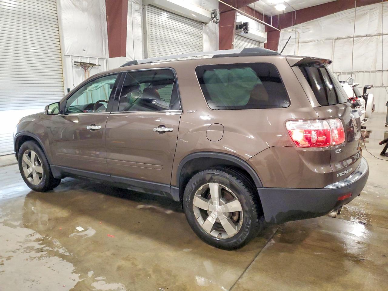 2011 GMC ACADIA SLT-2 photo 2