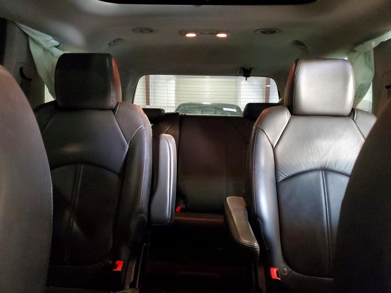 2011 GMC ACADIA SLT-2 photo 10