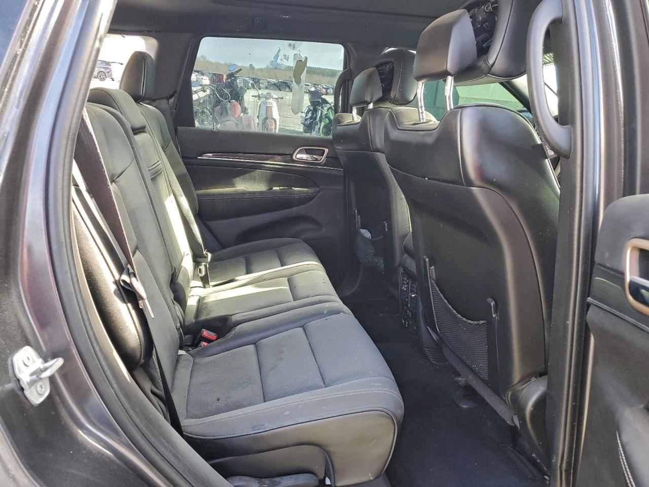 2016 JEEP GRAND CHEROKEE OVERLAND photo 11