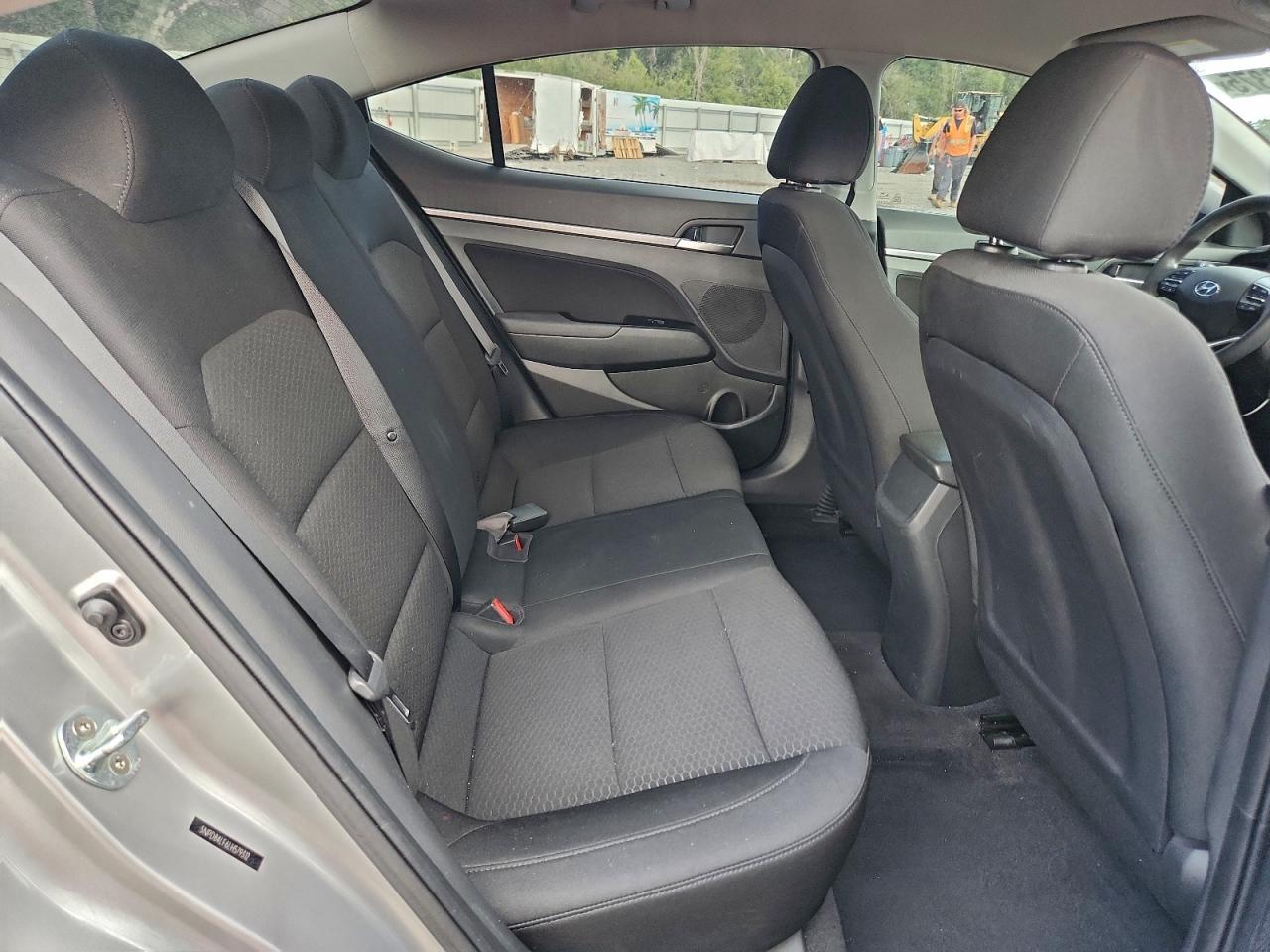 2020 HYUNDAI ELANTRA SEL photo 10