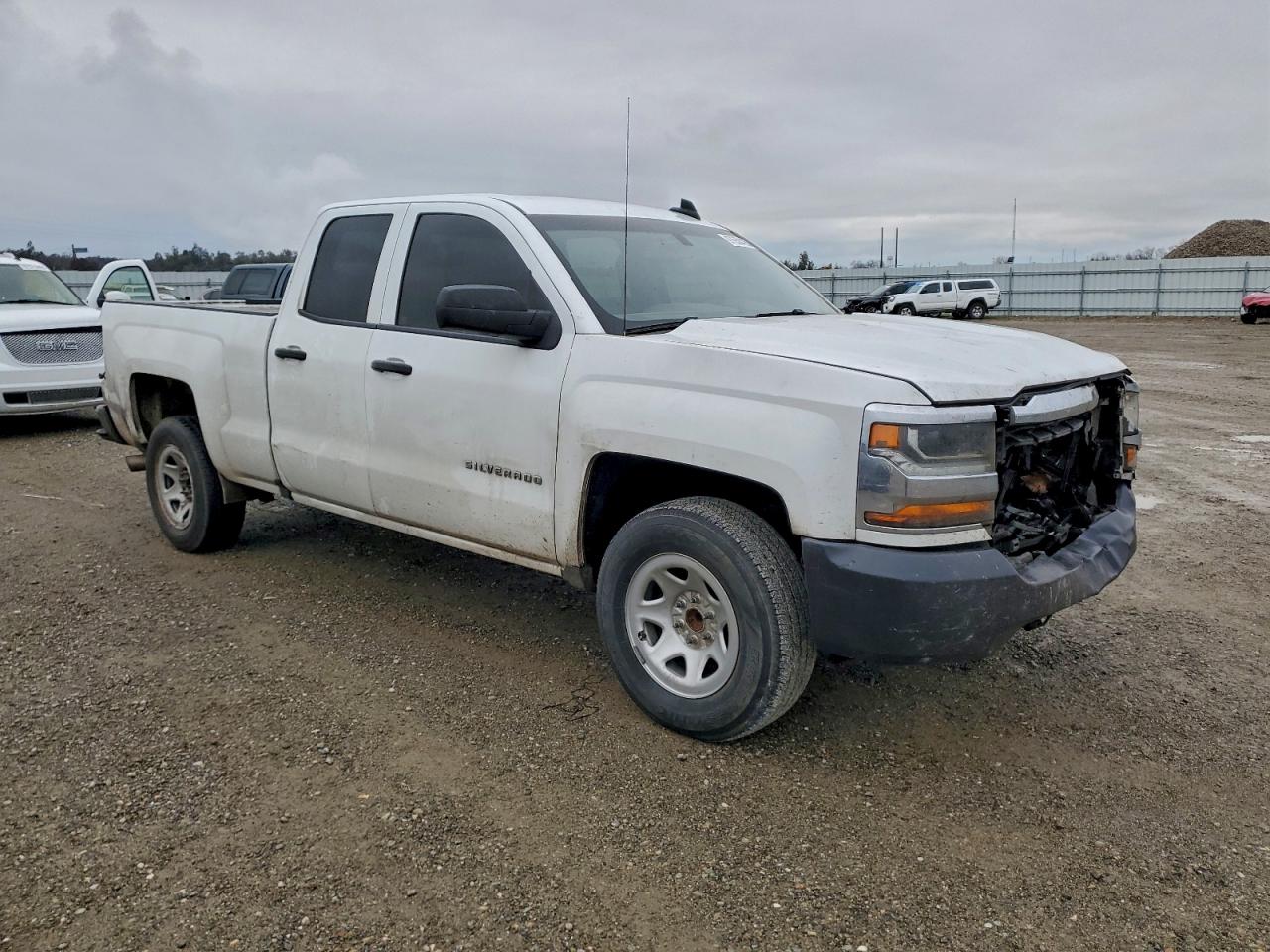 2018 CHEVROLET SILVERADO C1500 photo 7