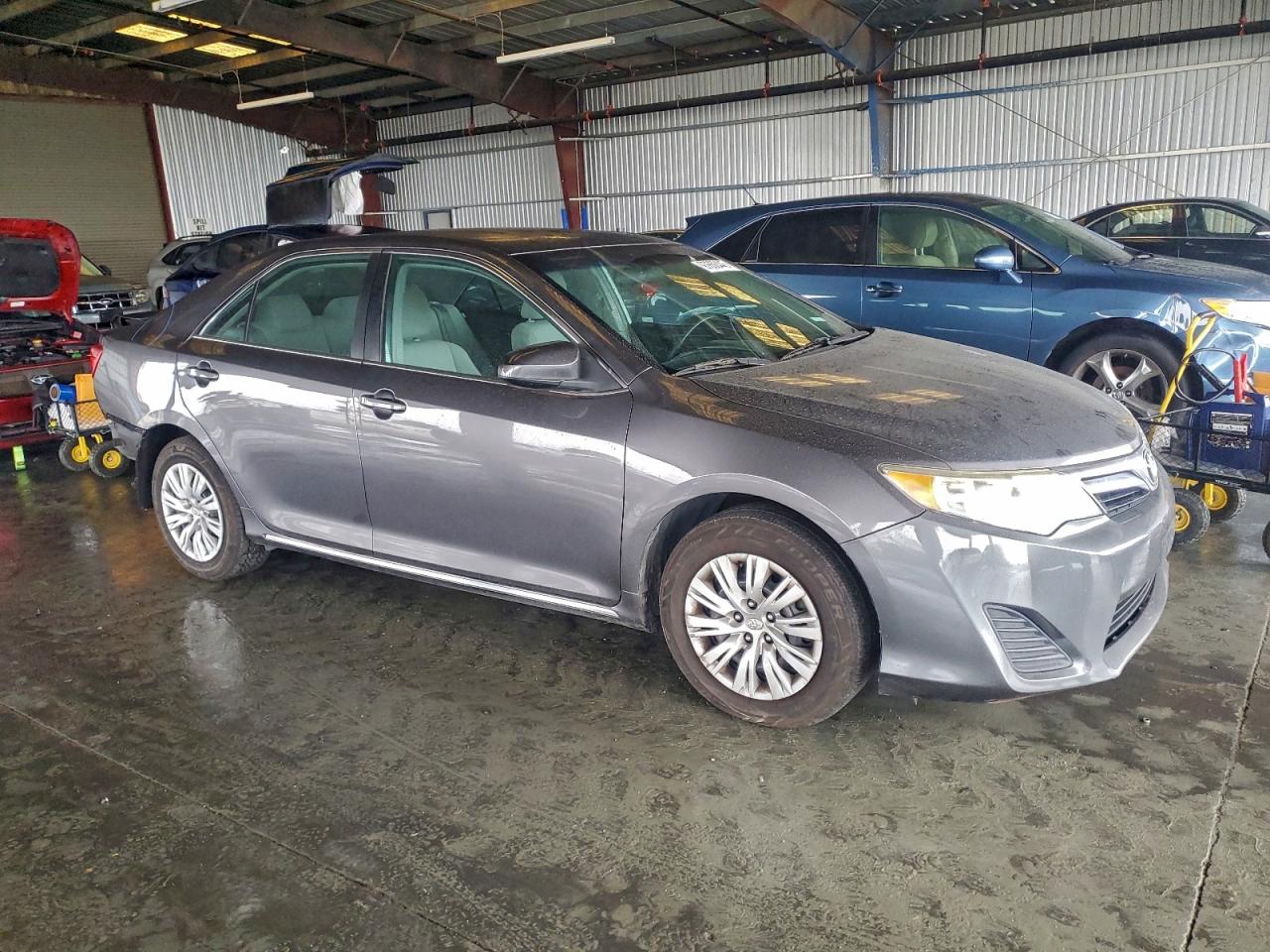 2013 TOYOTA CAMRY L photo 4