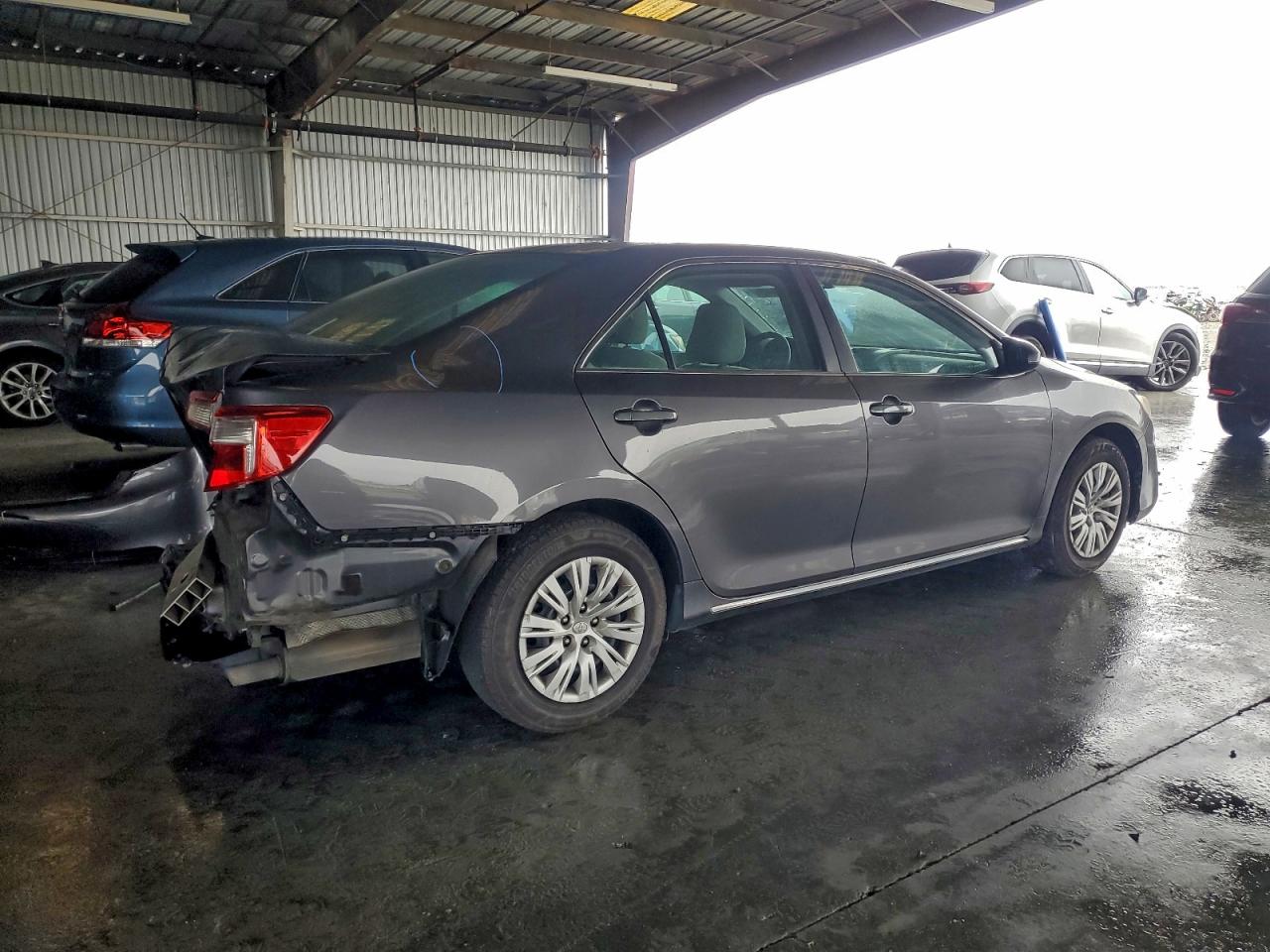 2013 TOYOTA CAMRY L photo 3