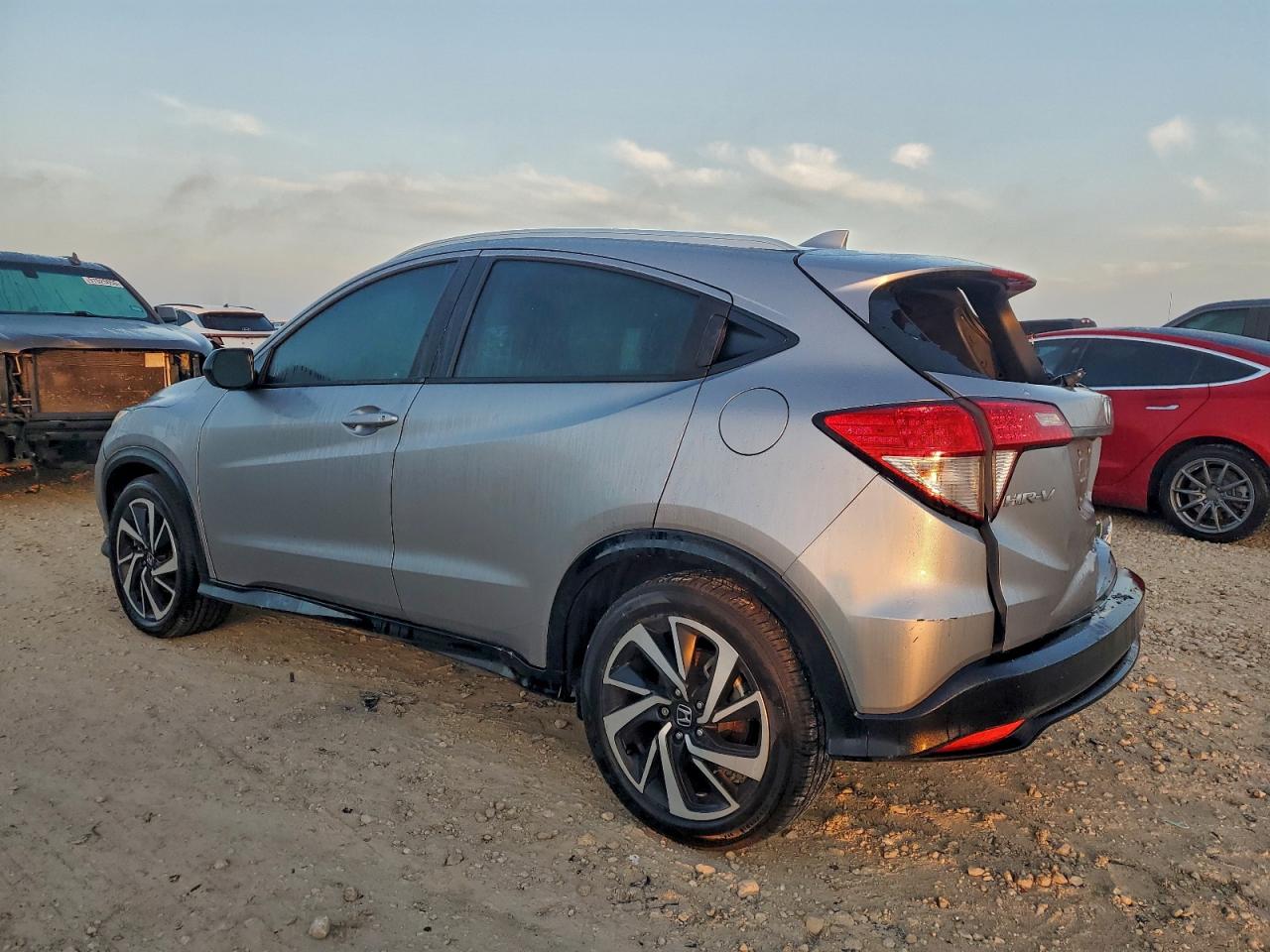 2019 HONDA HR-V SPORT photo 2