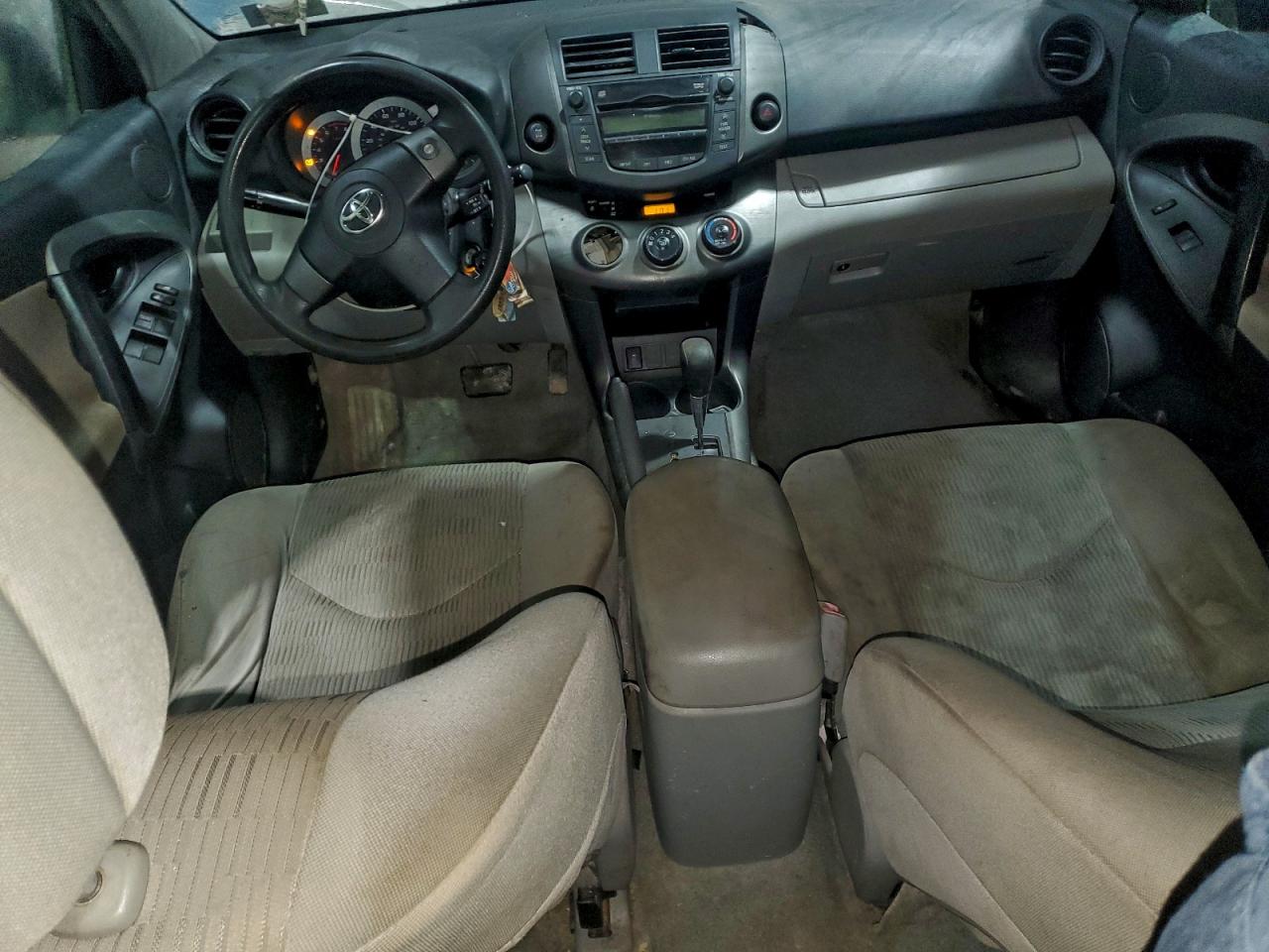 2011 TOYOTA RAV4 photo 8