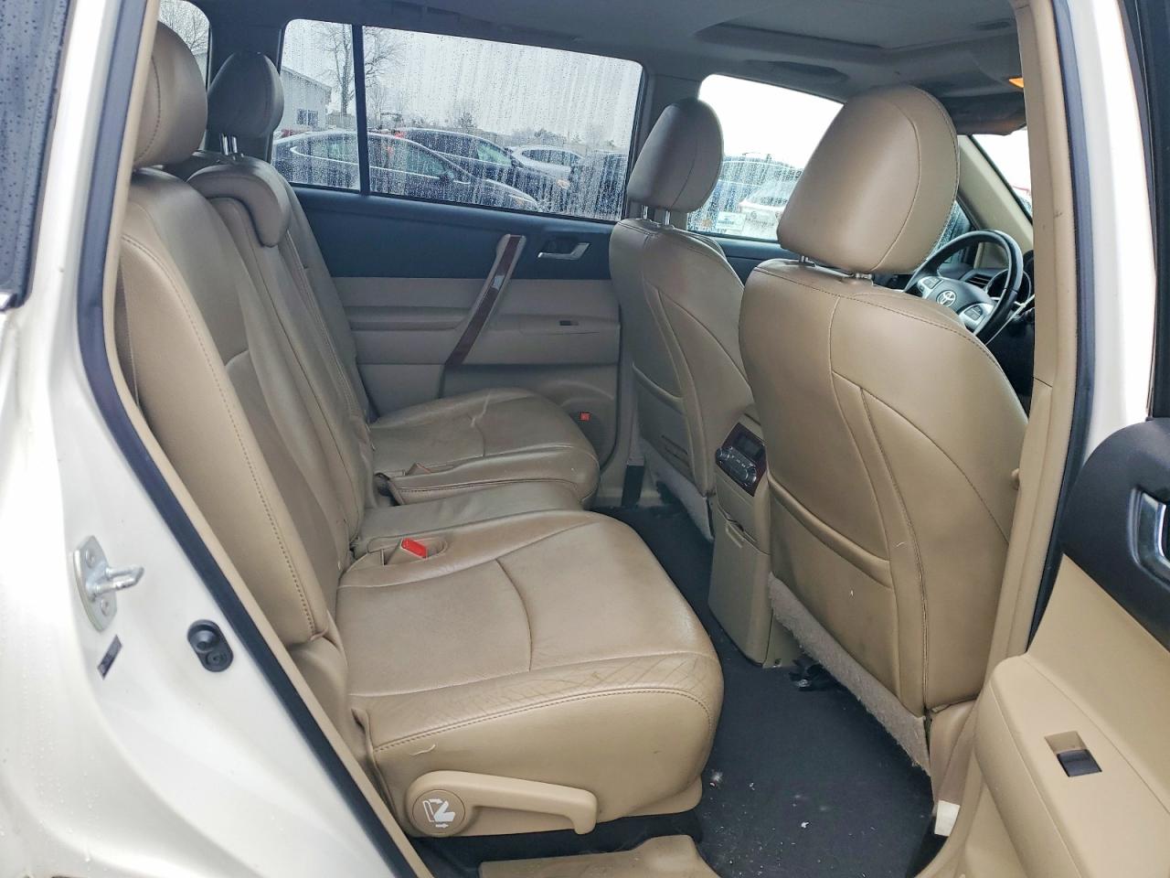 2011 TOYOTA HIGHLANDER LIMITED photo 21