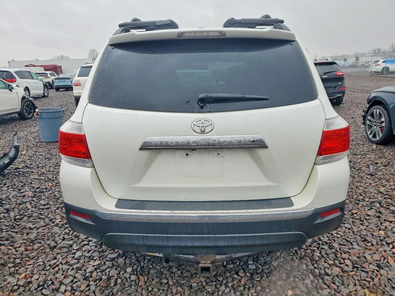 2011 TOYOTA HIGHLANDER LIMITED photo 11