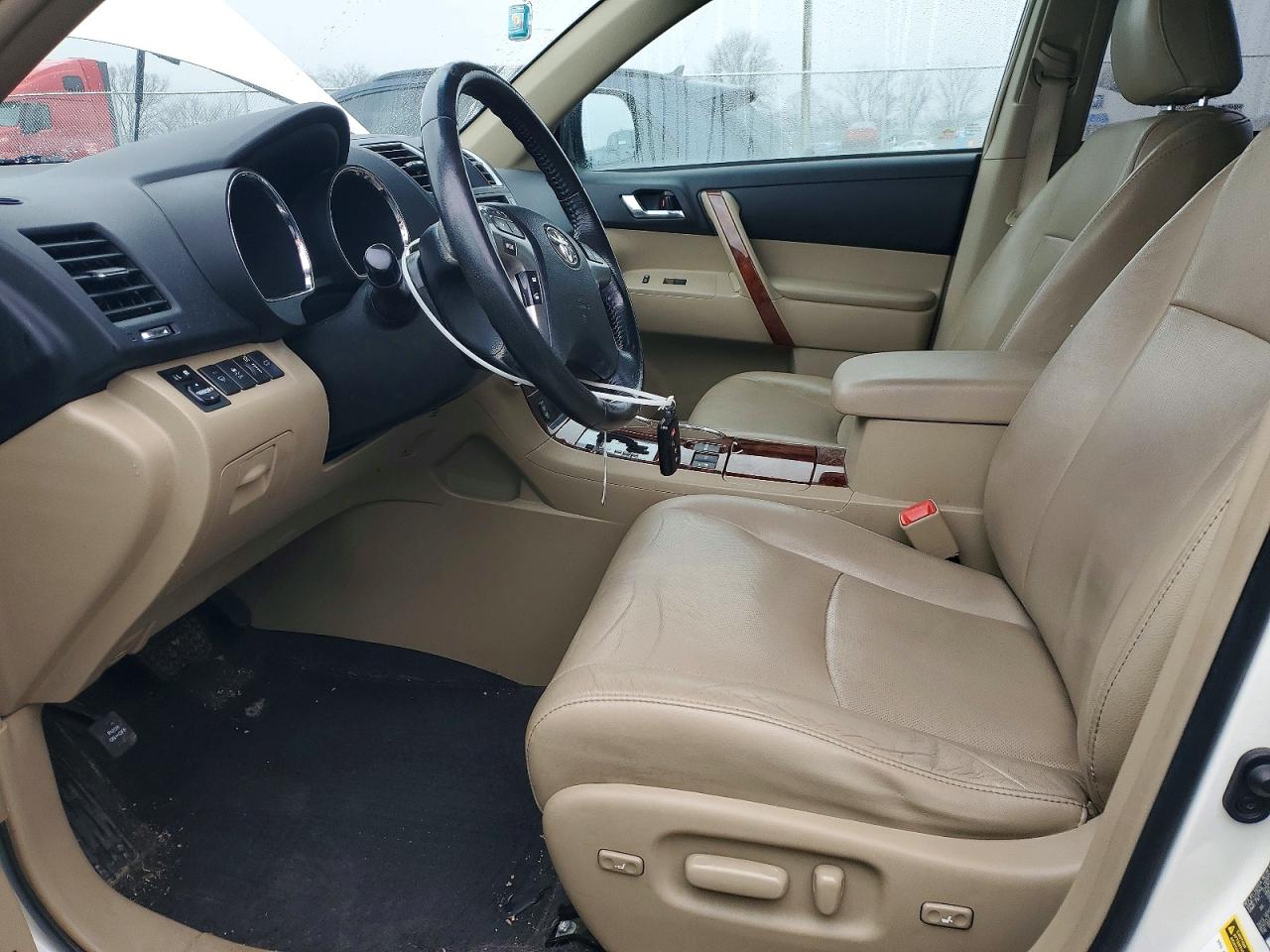 2011 TOYOTA HIGHLANDER LIMITED photo 13