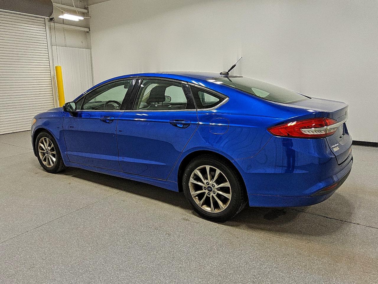 2017 FORD FUSION SE photo 2