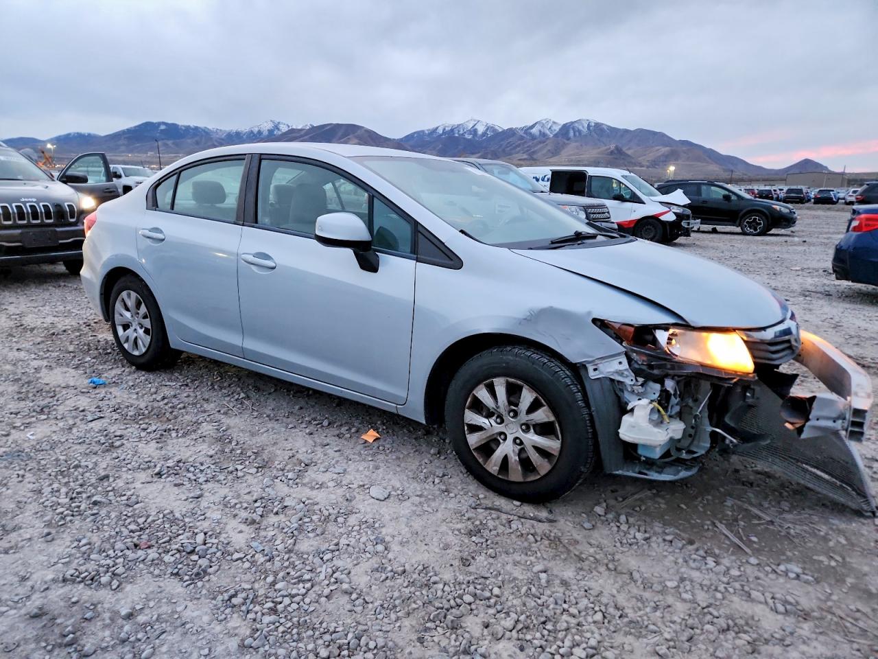 2012 HONDA CIVIC LX photo 4
