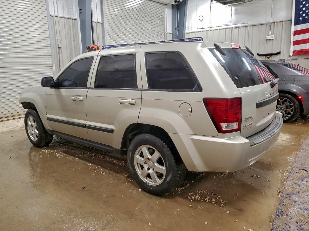 2008 JEEP GRAND CHEROKEE LAREDO photo 2