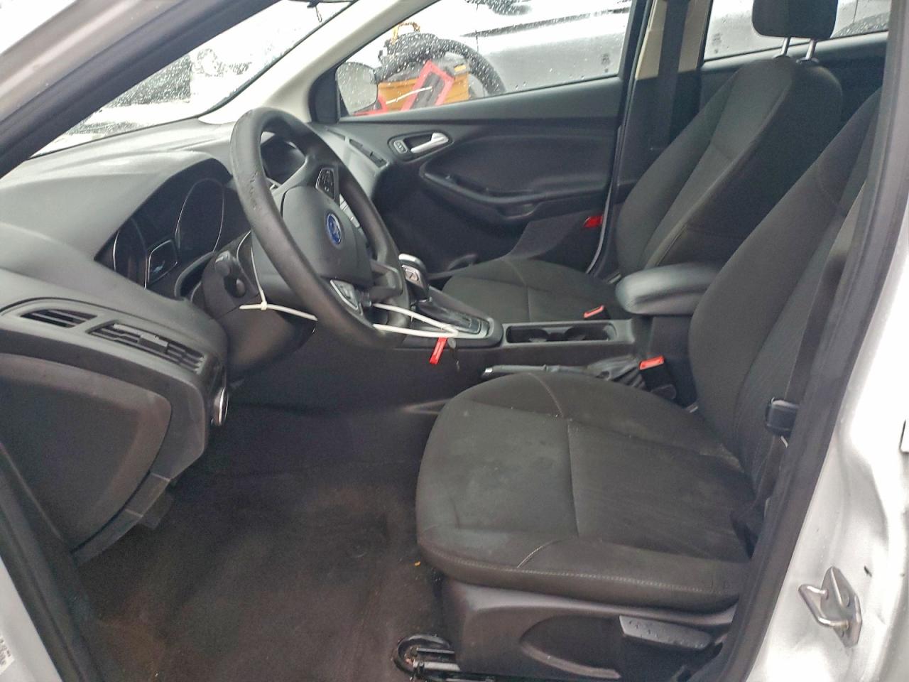 2015 FORD FOCUS SE photo 7