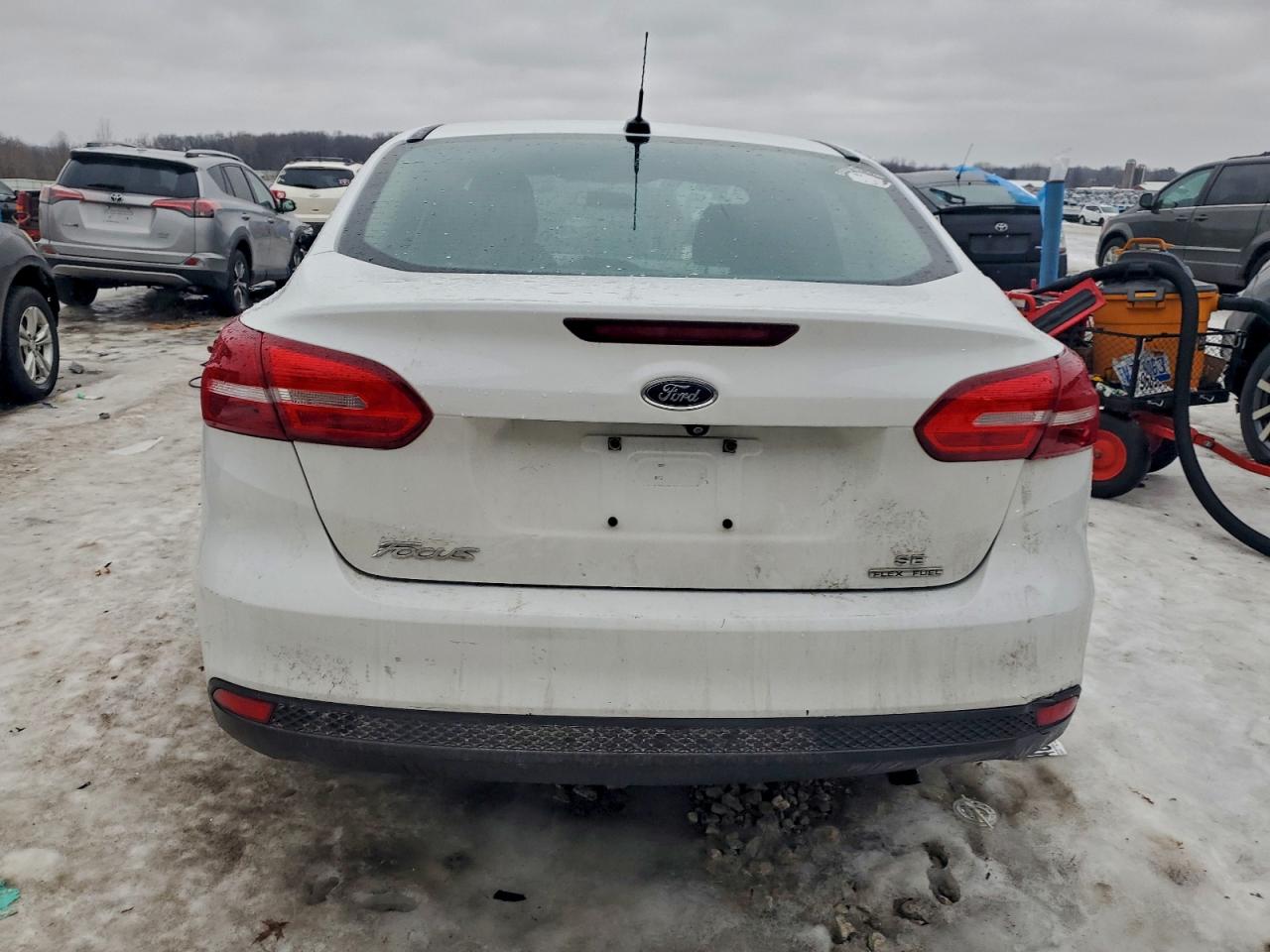 2015 FORD FOCUS SE photo 6
