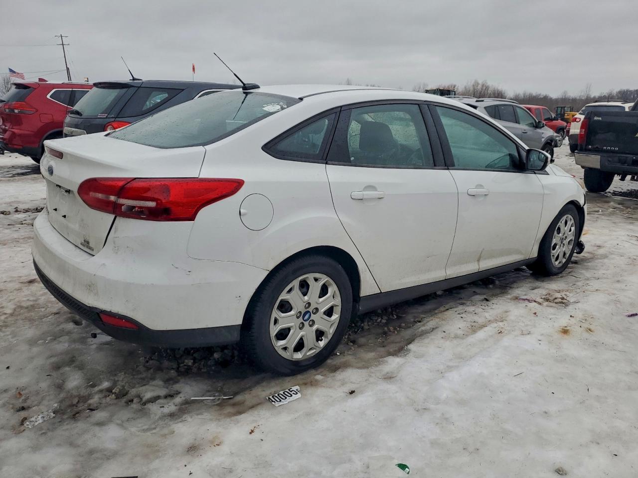 2015 FORD FOCUS SE photo 3