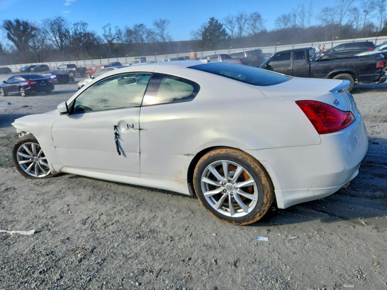 2013 INFINITI G37 JOURNEY photo 2