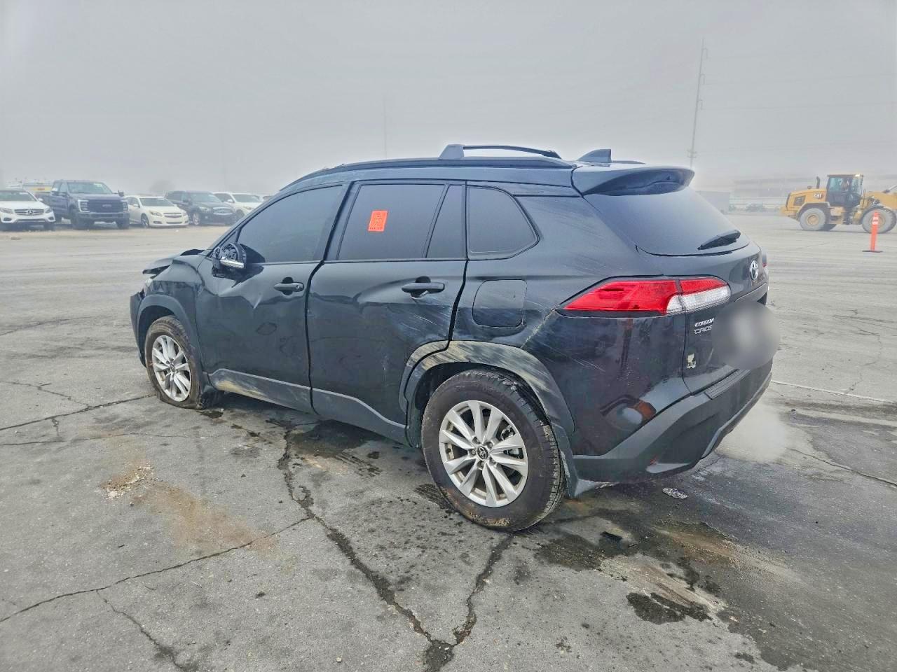 2025 TOYOTA COROLLA CROSS LE photo 2