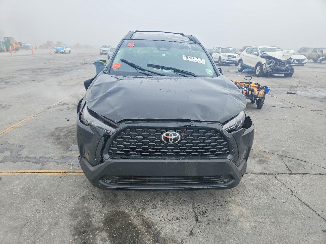 2025 TOYOTA COROLLA CROSS LE photo 5