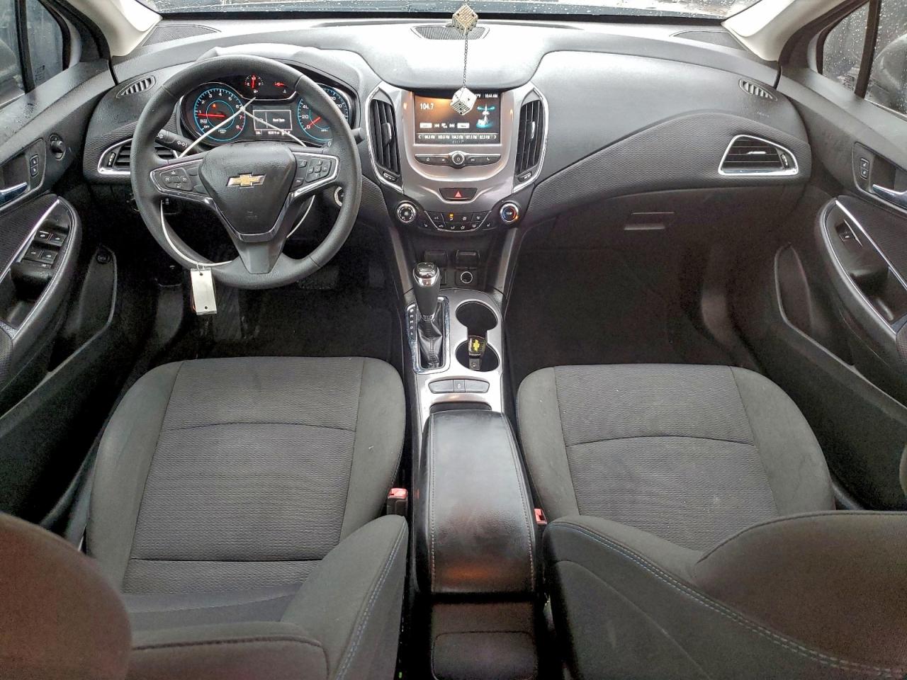 2017 CHEVROLET CRUZE LT photo 8