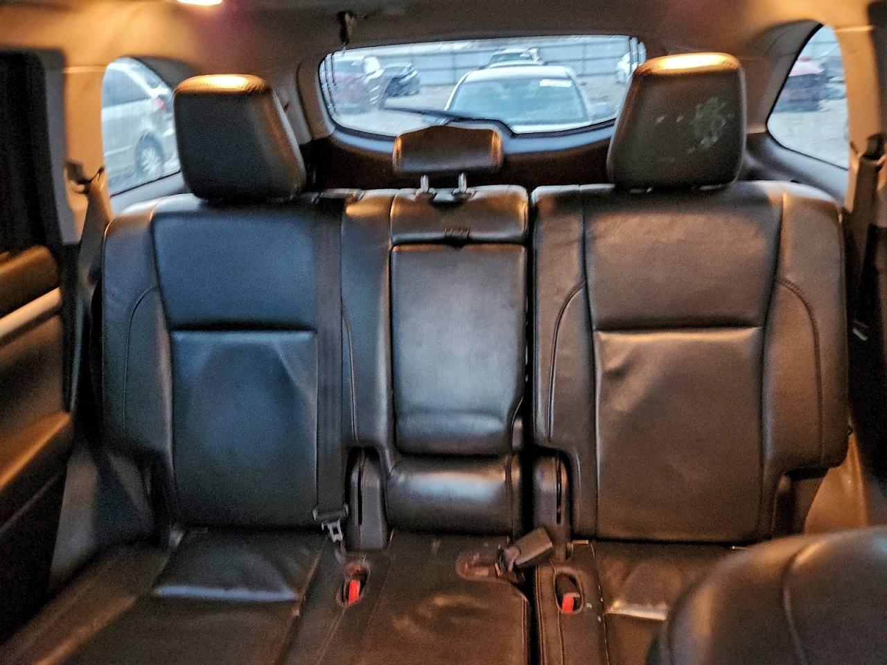 2017 TOYOTA HIGHLANDER SE photo 10