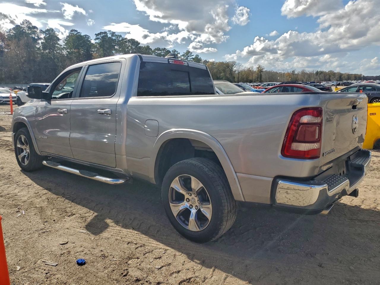 2019 RAM 1500 LARAMIE photo 2