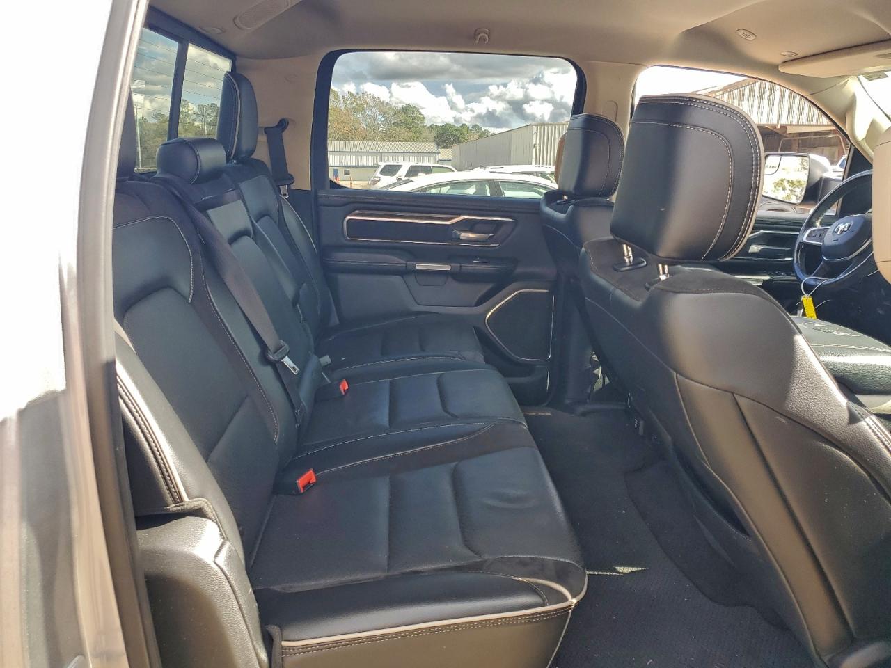 2019 RAM 1500 LARAMIE photo 10