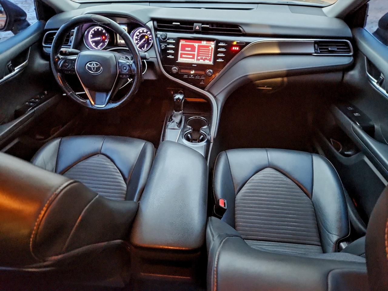 2020 TOYOTA CAMRY SE photo 15