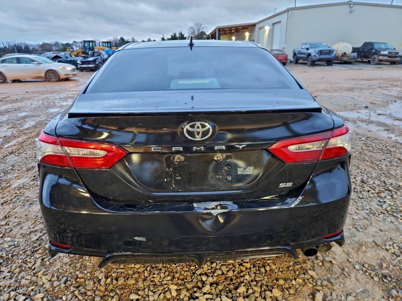 2020 TOYOTA CAMRY SE photo 11